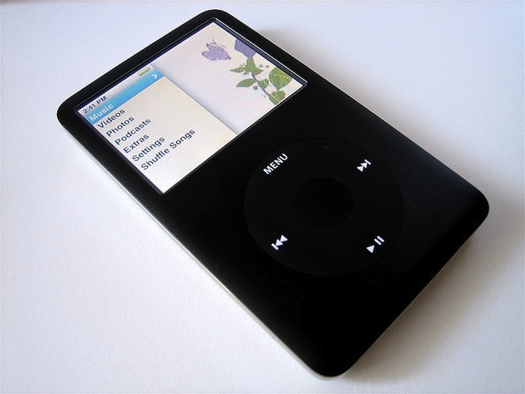 800px-IPod_classic_6G_black_new_interface-2007-09-15