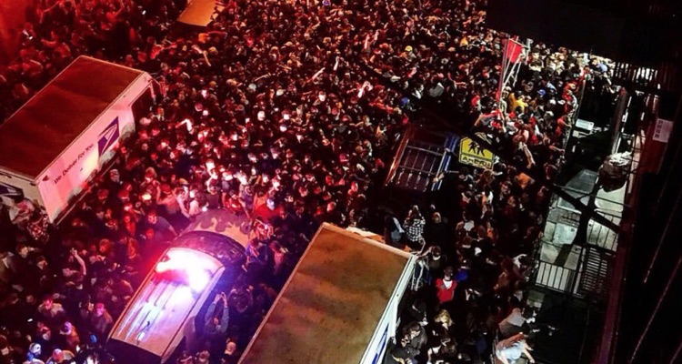 Kanye West's Surprise Show Ended Up In Complete Chaos...