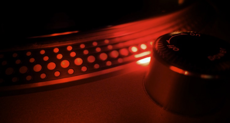 We've brought the definitive guide for the Technics 1200.