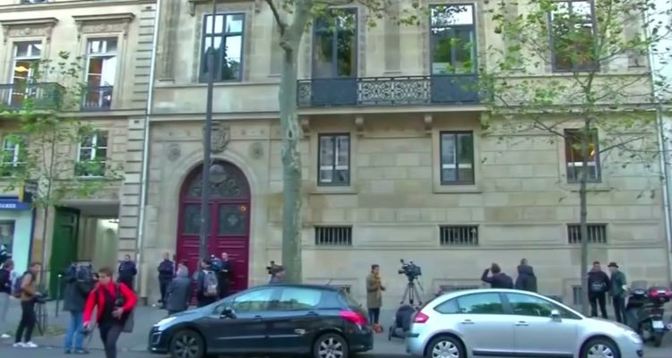 Reporters and Police Outside the 'No Address Hotel' where Kim Kardashian stayed. Kanye West was back in New York.