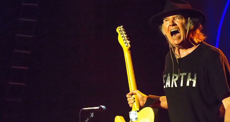 Neil Young to Restart Pono as a Streaming Service