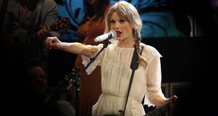 Bloomberg 'Fake News'? Taylor Swift's Reputation Still Isn't On Streaming.