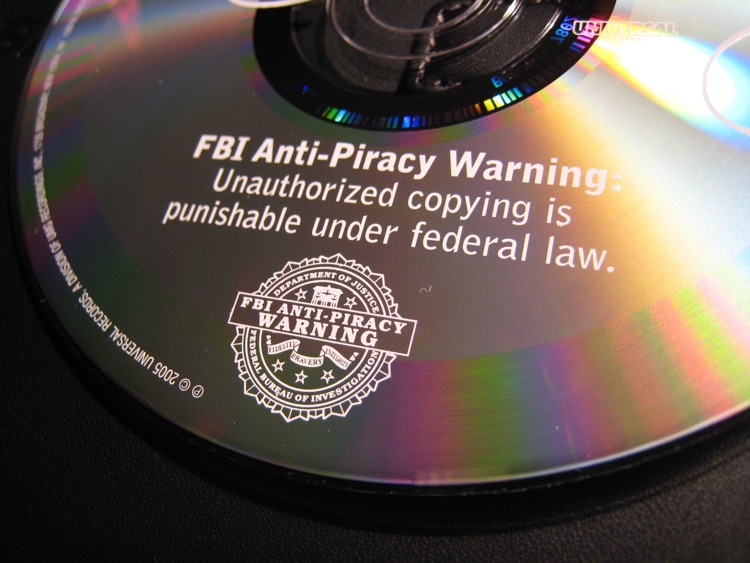 A scary anti-piracy warning from 2005.