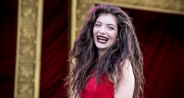 Playing the Gender Card, Lorde Erroneously Accuses Kanye West and Kid Cudi of 'Stealing' Stage Design