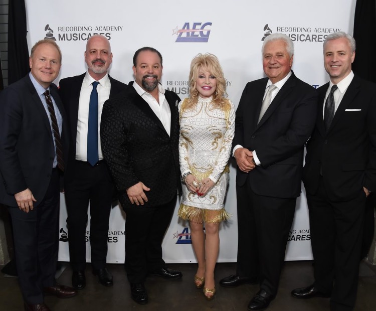 (l to r) Troy Tomlinson (Sony/ATV Nashville President/CEO), Bruce Scavuzzo (Sony/ATV SVP, Business & Legal Affairs), Danny Nozell (CTK Management CEO), Dolly Parton, Martin Bandier (Sony/ATV Chairman and CEO) and Brian Monaco (Sony/ATV President, Global Chief Marketing Officer). Photo: Michael Kovac
