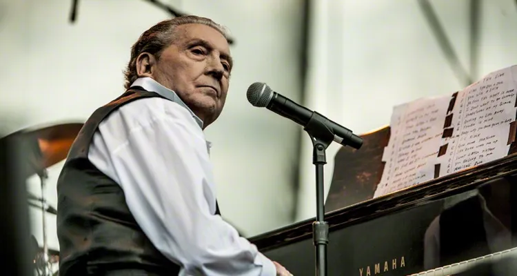 Jerry Lee Lewis in 2011 (photo: Larry Philpot, soundstagephotography.com, CC by SA 3.0) 