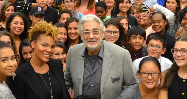 Placido Domingo during an LA Opera educational initiative (photo: LA Opera)