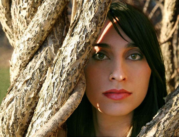 Moksha Sommer of HuDost is one of the many artists impacted by PledgeMusic. She ended up on Bandzoogle. 