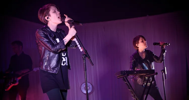 Tegan & Sara Shut Down Warner Music Merch Store Because of Backlogged Orders