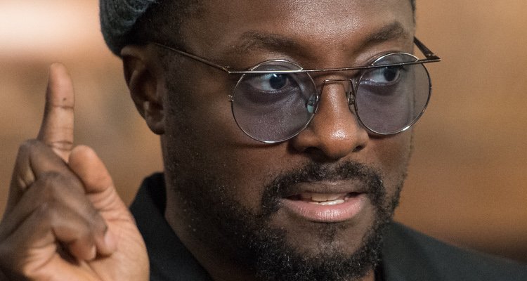 Will.i.am Accuses Flight Attendant of Racism