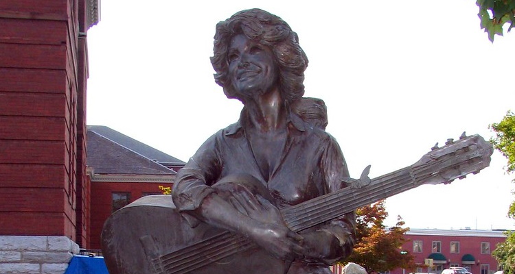 Dolly Parton statue