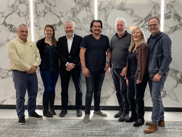 Vinyl Alliance: (l-r) Kurt Van Scoy, Nike Koch, Leif Johannsen, Günter Loibl, Thomas Neuroth, Mickie Steier & Michael Hosp