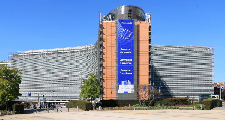 TikTok banned from EU Commission phones over cybersecurity