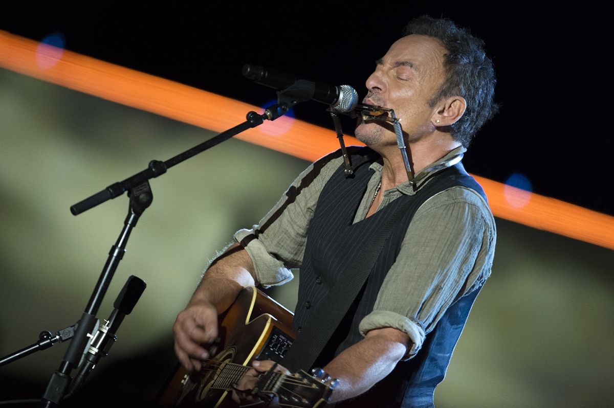 Bruce Springsteen Offers 75 Discounted Tickets to His Broadway Show