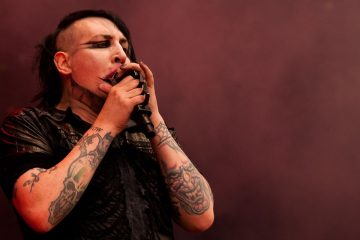 Marilyn Manson turn himself in