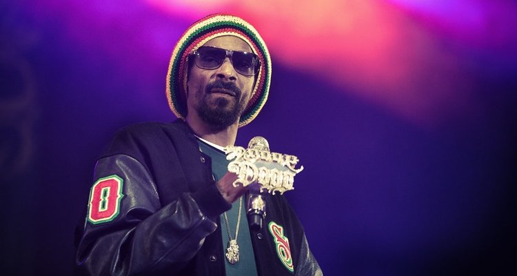 Snoop Dogg metaverse neighbor