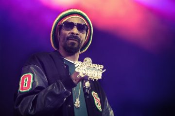 Snoop Dogg metaverse neighbor
