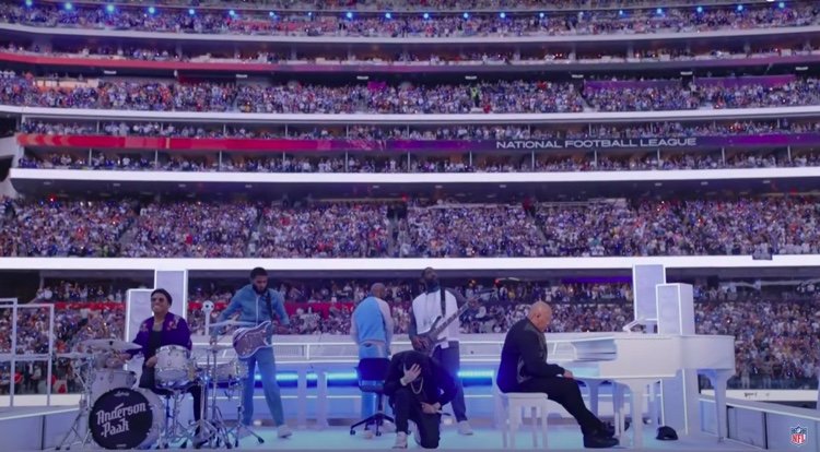 Eminem ends his performance during Sunday's Superbowl LVI Halftime Show (photo: Digital Music News)