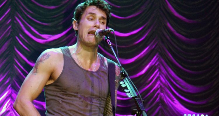 John Mayer stops concert