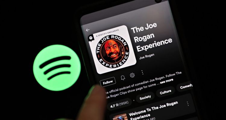 A Timeline Of The Joe Rogan Vs Neil Young Spotify Backlash