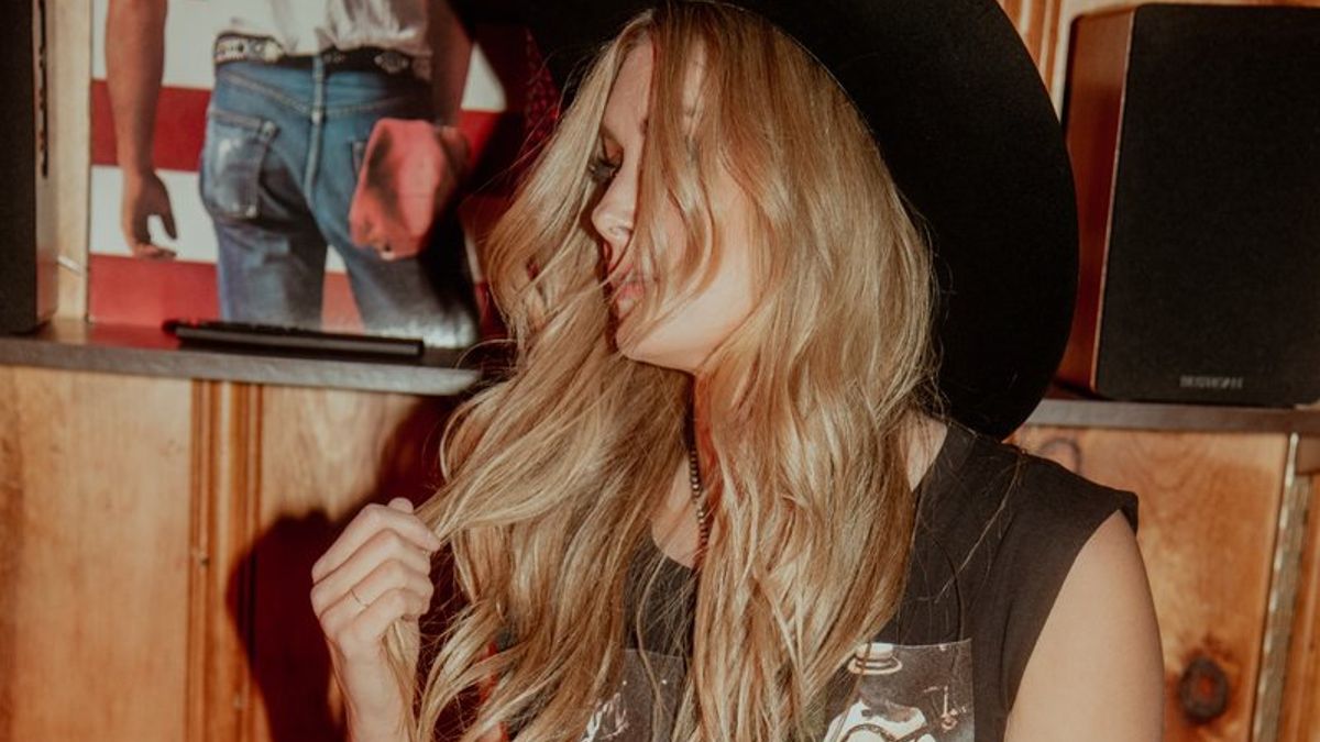 Country Songwriter Stephanie Quayle Joins Wrangler + Fender Collab