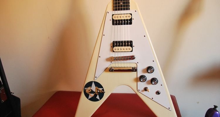 Gibson lawsuit guitar shape