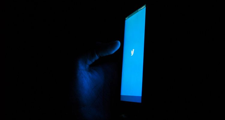 Twitter Apple advertising