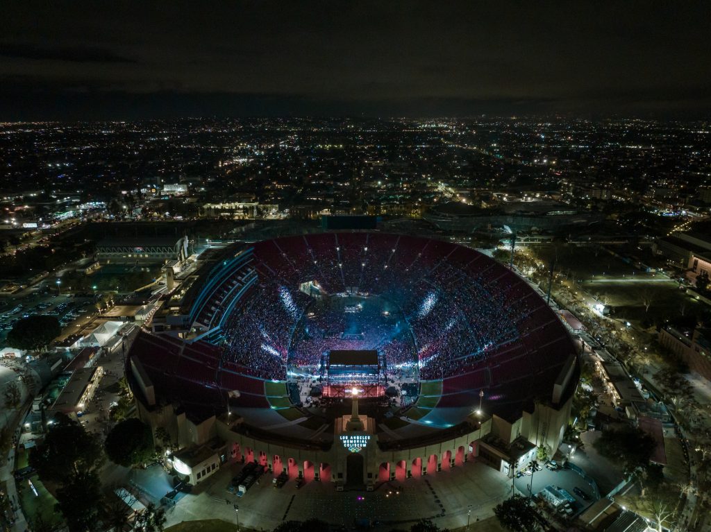 kx5 concert la memorial coliseum