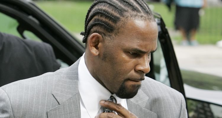 R Kelly i admit it