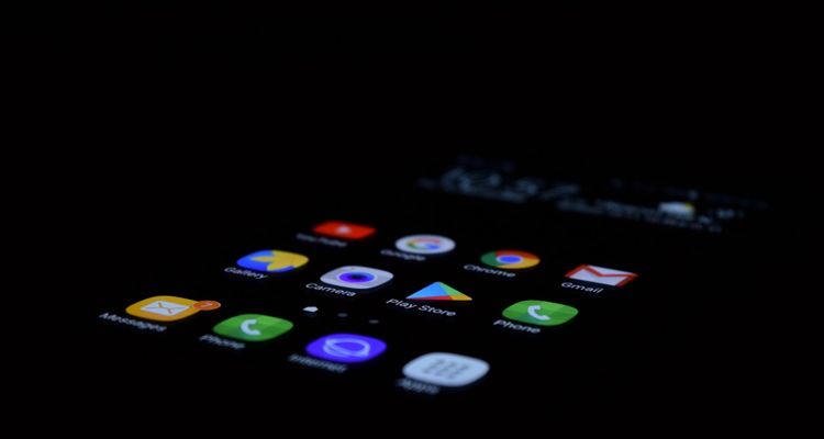 Google Podcasts app on life support
