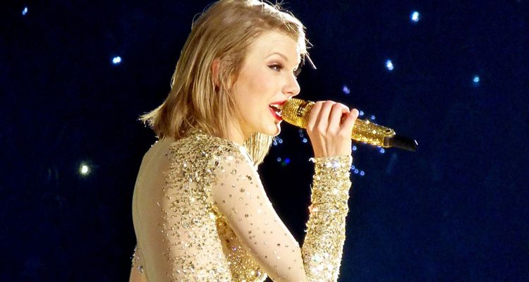 Taylor Swift Introduces Restricted Version Album Downloads for ‘Midnights’