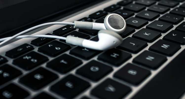 music streamers vs non-streamers
