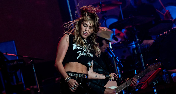 Miley Cyrus Rainbowland