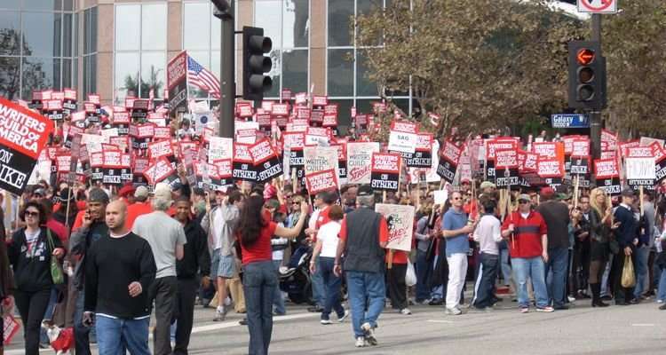 Sean Penn comments on WGA writers strike