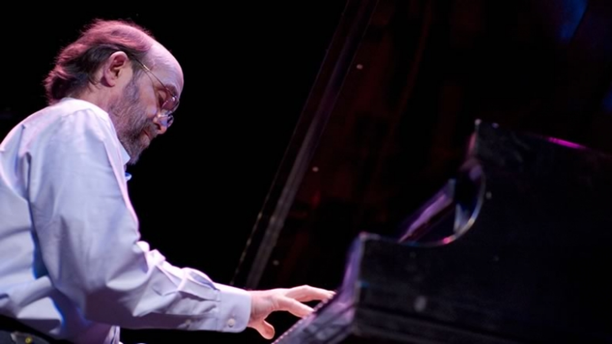 Pianist George Winston Passes After Lengthy Cancer Battle