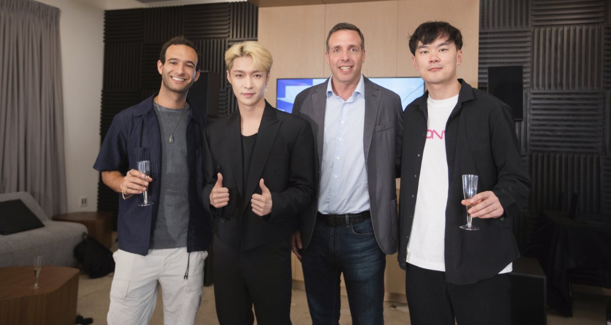 Warner Music China Inks Album Distribution Deal With Lay Zhang