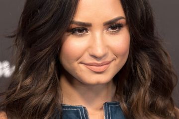 Demi Lovato signs with Brandon Creed management