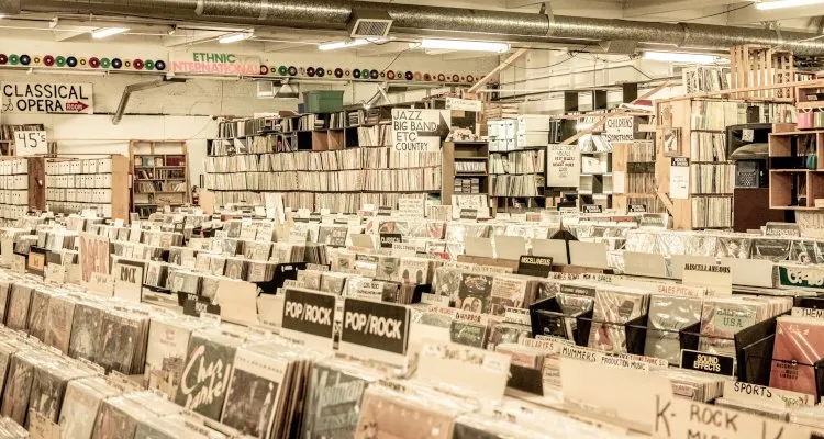 luminate vinyl sales