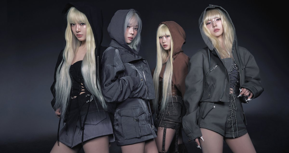 Aespa Sells Out 'Armageddon' Edition Featuring a CD Player Aespa Sells Out 'Armageddon' Edition Featuring a CD Player