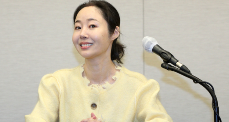 Min Hee-Jin Ador Hybe olive branch after court decision