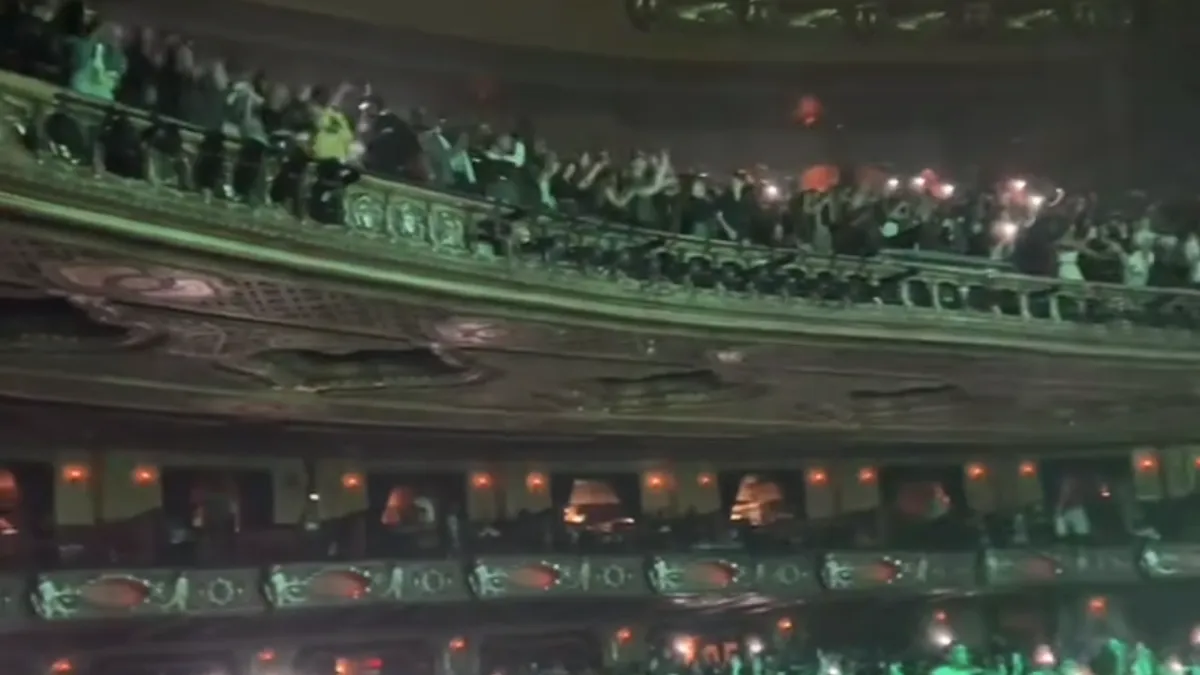 Gunna Fans Get Balcony Bumping During Detroit Concert #Gunna