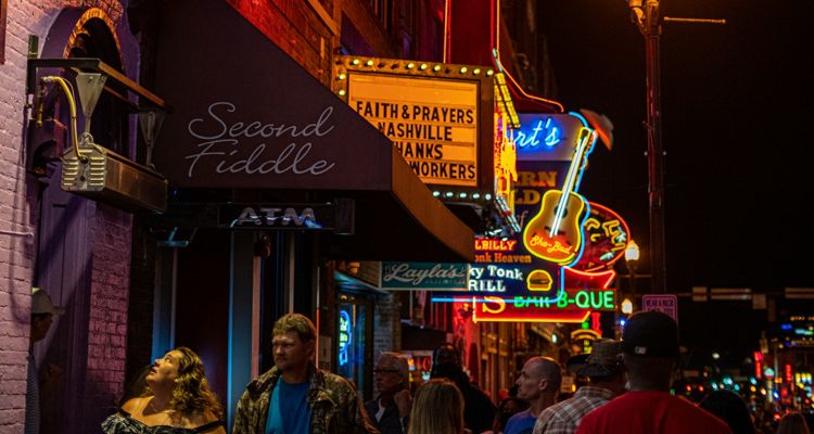 Morgan Wallen's bar opening postponed following council denial of his neon sign