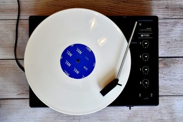Record player from above (Photo Credit: Marijana1)