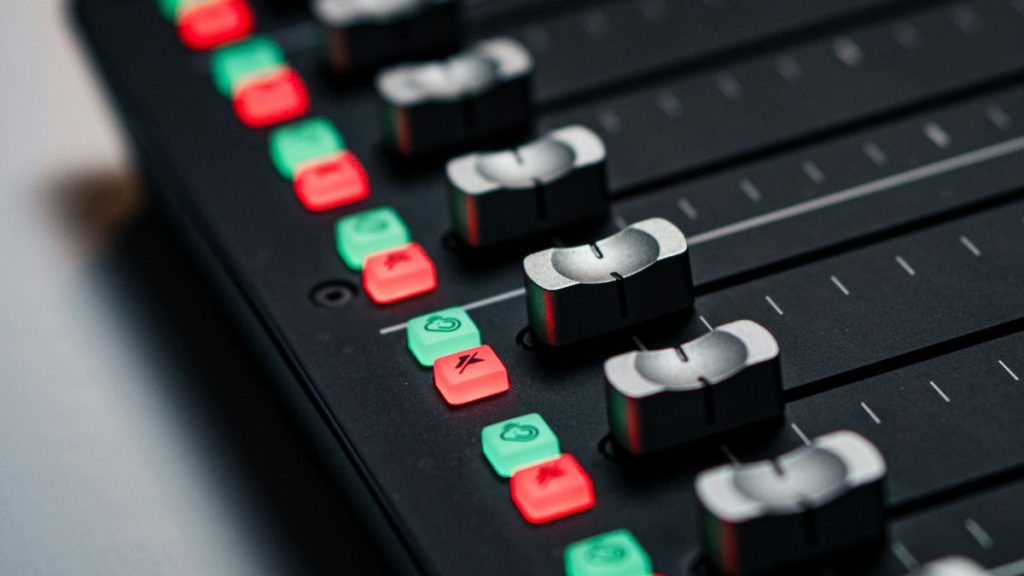 RODE parent the freedman group acquires uhf wireless lectrosonics
