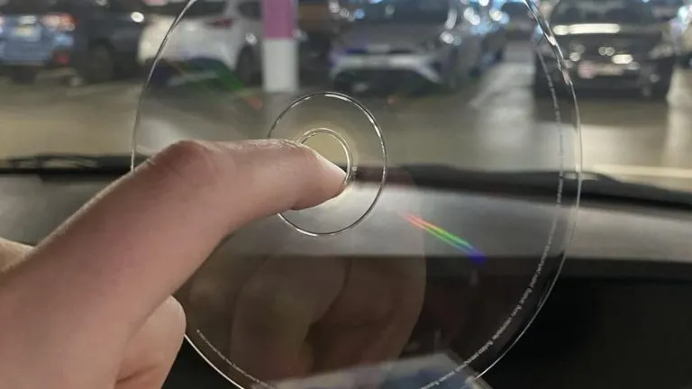 lorde-clear-cd-doesnt-play-in-cars-and-discmans-768x432.jpg