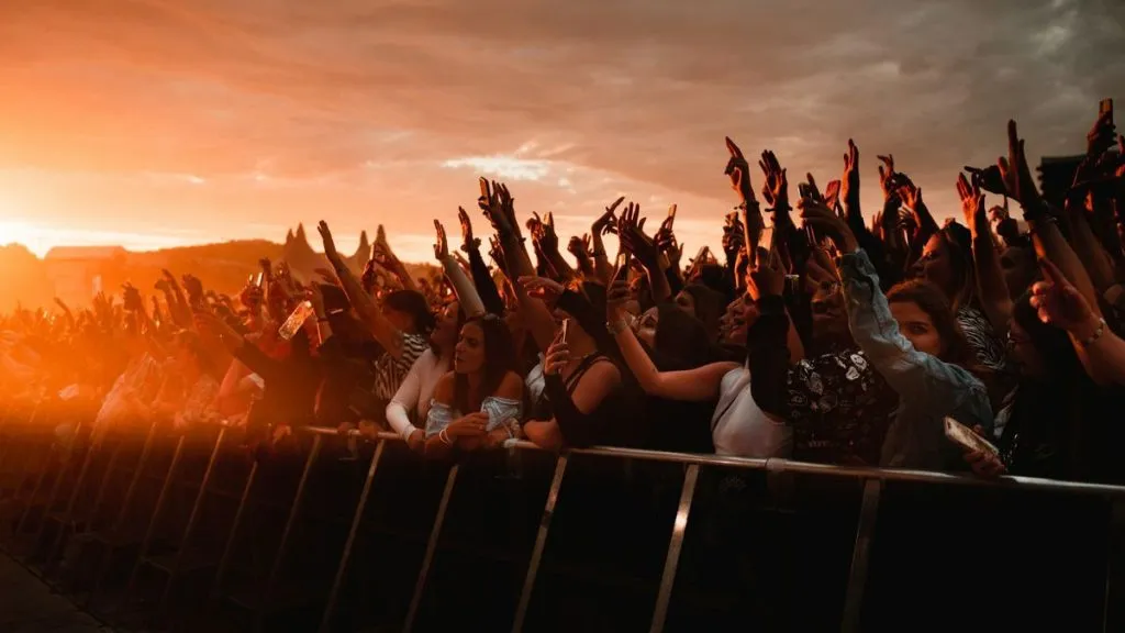 women pricked with syringes at french music festival