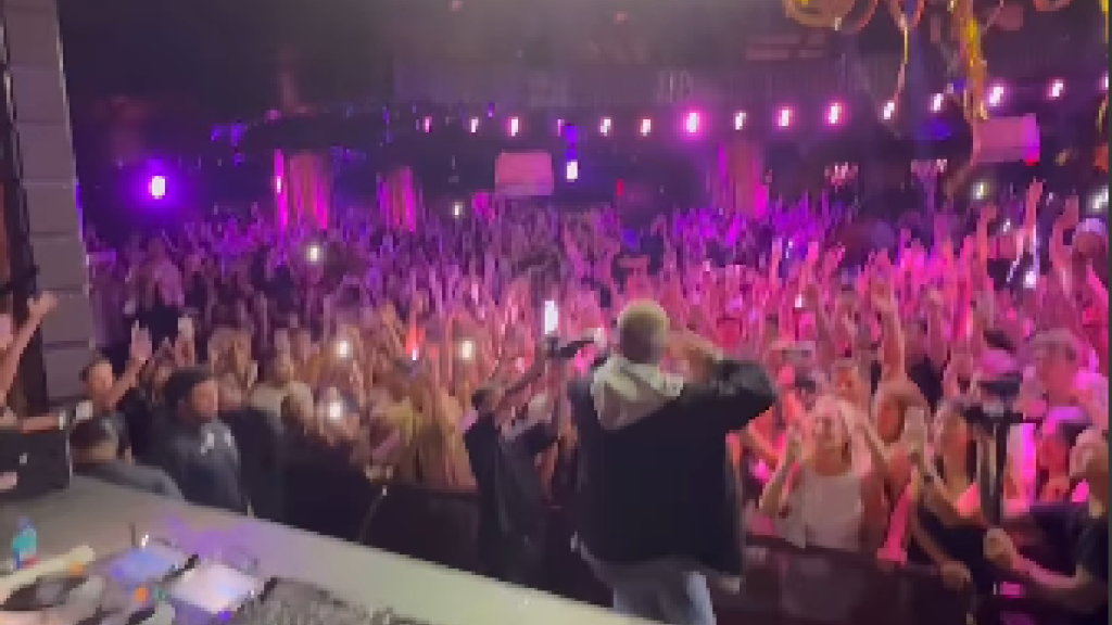Justin Bieber impersonator dupes Vegas Club