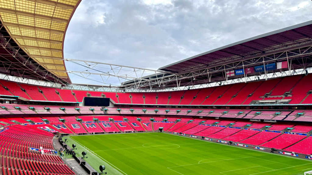 Oasis fan dies Wembley Stadium