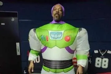 Snoop Dogg says he's scared to go to the movies after Lightyear gay kiss