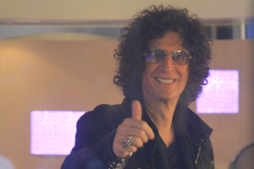 Howard Stern signs new three-year contract with SiriusXM for 2026
